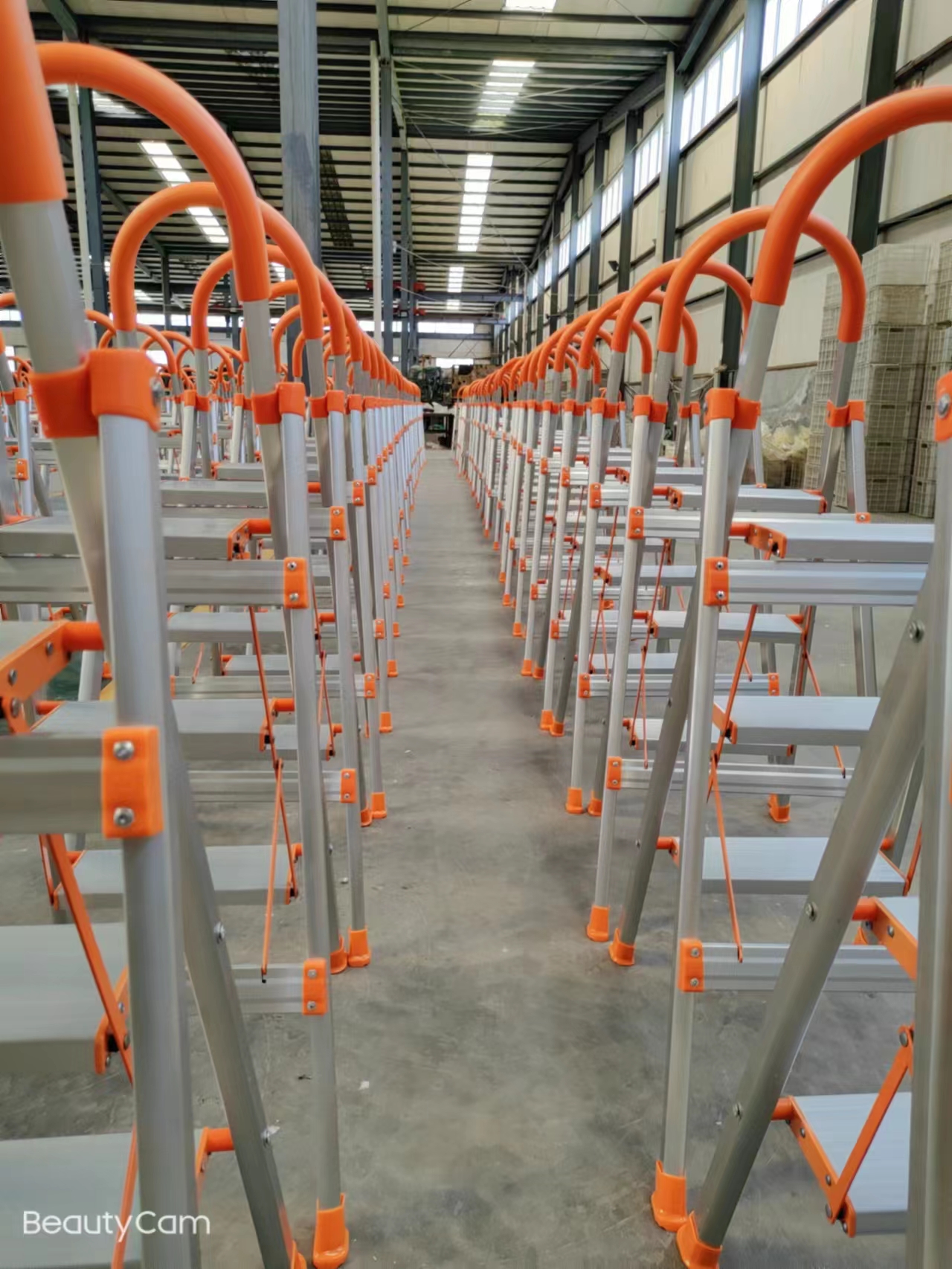 Aluminum alloy household ladder