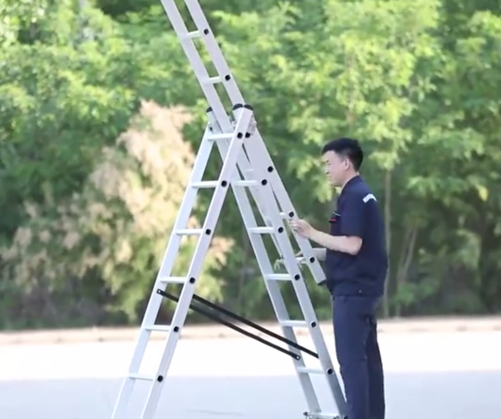 Aluminum alloy ladder productio